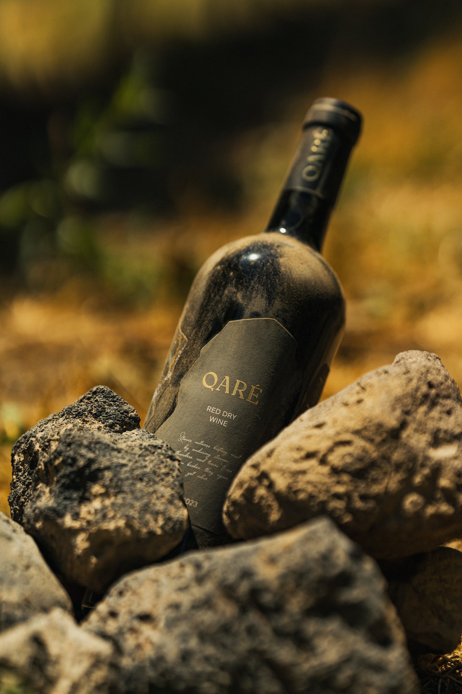 QARÉ Red bottle on Aratashen stones